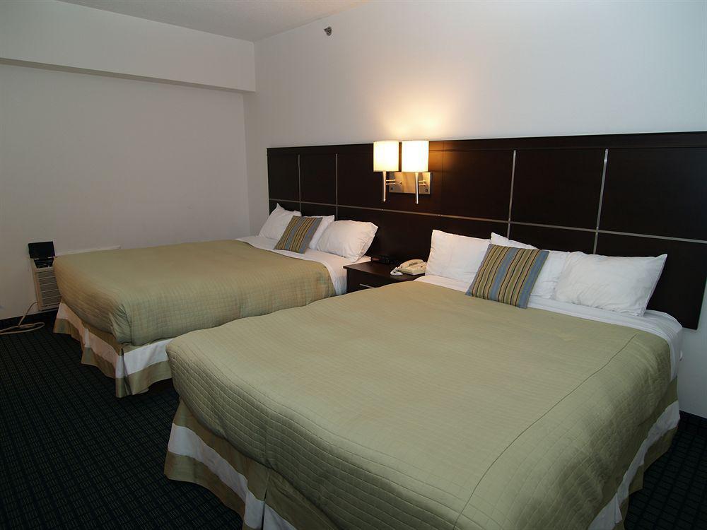 Niagara Plaza Hotel By Fairbridge Exterior foto